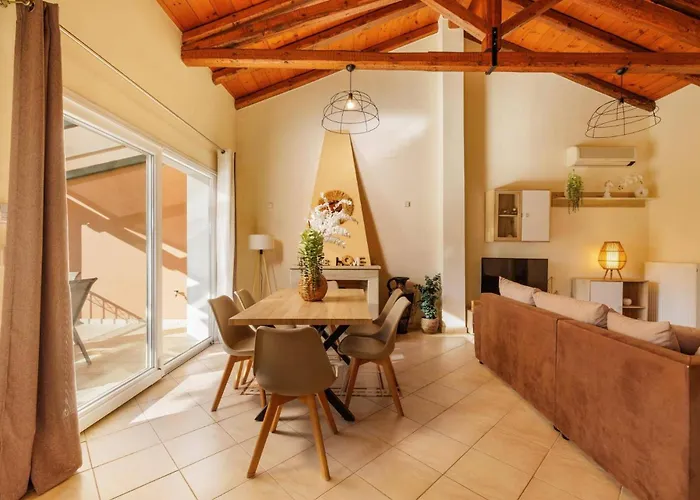 Koumquat By Βίλα Παλαιοκαστρίτσα